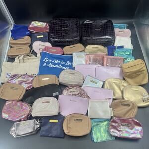 Lot Of 47 Makeup Bags Carrying Pouches Totes SeneGence Mostly New Reseller Lot